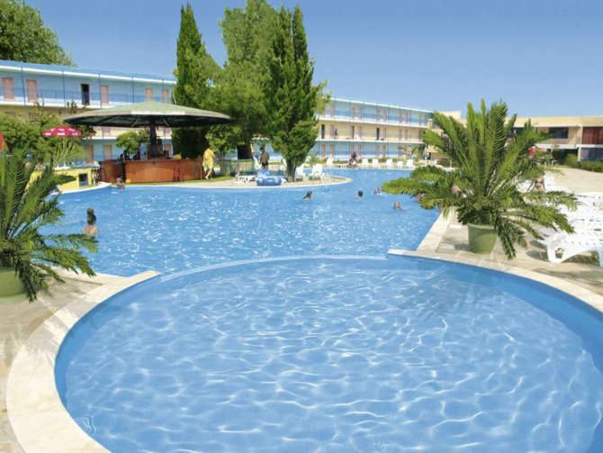 Hotel Azurro ซันนีบีช ภายนอก รูปภาพ